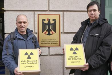 Uranium Hexafluoride Petition Delivery in Berlin