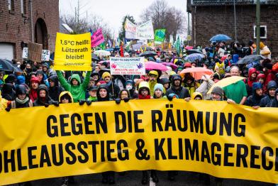 35.000 Menschen demonstrieren gegen die Räumung von Lützerath