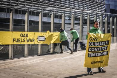 Aktion gegen die EastMed Pipeline an der Kommission in Brüssel