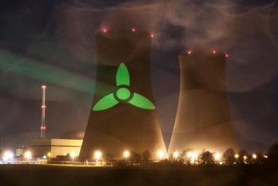 Projektion am AKW Grohnde: Für ein atomstromfreies Europa
