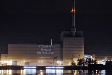 Greenpeace-Projektion am AKW Krümmel 09/28/2010