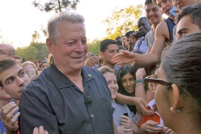 Al Gore inmitten einer Menschenmenge
