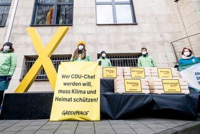 Protest gegen Braunkohle vor Staatskanzlei in Düseeldorf