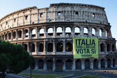 Anti-Atom-Protest am Kolosseum in Rom, Juni 2011