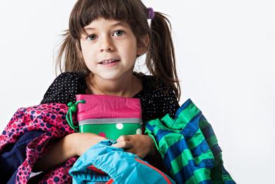 Kinderkleidung und Schuhe vom Discounter, September 2014