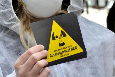 Protest gegen die geplante Laufzeitverlängerung von deutschen Atomkraftwerken 03/27/2010
