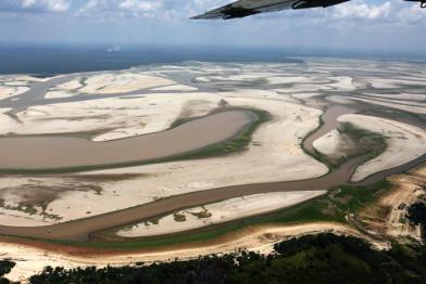 Dürre im Amazonasbecken: Sandbänke 29 km westlich von Tefé 09/27/2010