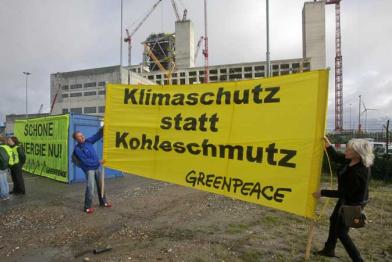 Protest gegen Weiterbau des RWE Kohlekraftwerks in Eemshaven, August 2011
