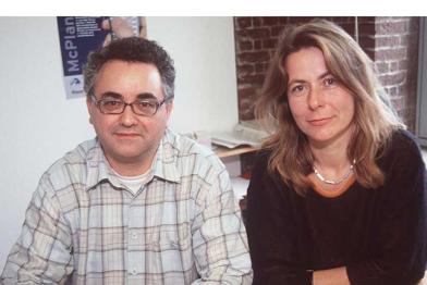 Jürgen Knirsch und Barbara Kamradt sitzen an einem Tisch, Mai 2003