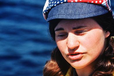 Greenpeace-Schlauchbootexpertin Carlie Trueman an Bord der Phyllis Cormack.