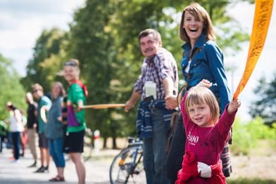 Menschenkette in der Lausitz