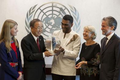 Übergabe der #SaveTheArctic-Unterschriften