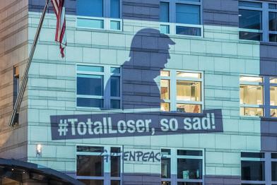 Projektion an US-Botschaft in Berlin