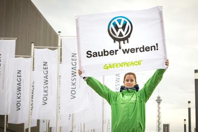 Aktivisten vor VW-Hauptversammlung