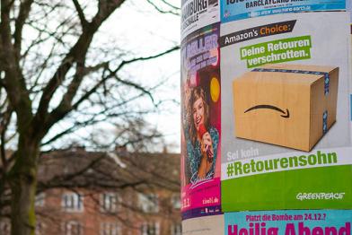 Plakat an Litfasssäule in Hamburg