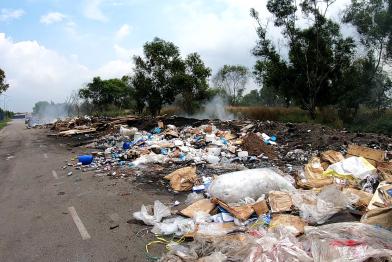 Eine Müllhalde in Pulau Indah in Malaysia