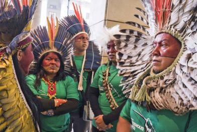 Indigene aus der Gemeinschaft der Guajajara in Berlin