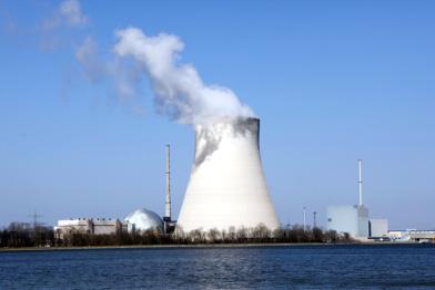 Das AKW Isar 1 ist ein Siedewasserreaktor, Inbetriebnahme 1979. 02.04.2009
