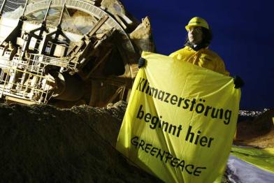 Protest gegen Braunkohletagebau Jänschwalde in der Lausitz. Dezember 2008