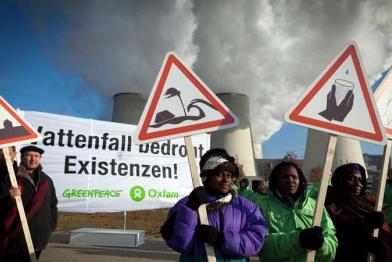 Klimazeuginnen bei Vattenfall vor Jänschwalde, November 2011