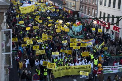 Hunderttausend Menschen demonstrieren in Kopenhagen für Klimaschutz. 12/12/2009