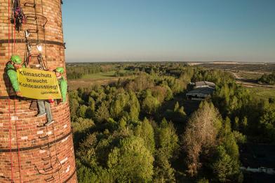 Kletterer am Schornstein in Haidemühl