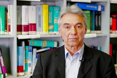 Porträt Prof. Dr. Edmund Maser