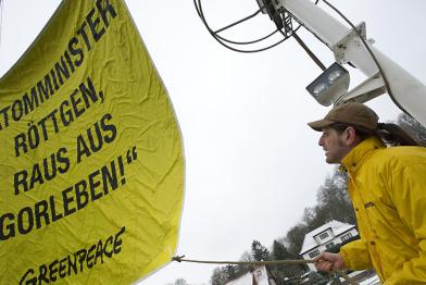 Greenpeace-Atomexperte Mathias Edler auf der Beluga in Hitzacker/Wendland 02/13/2011