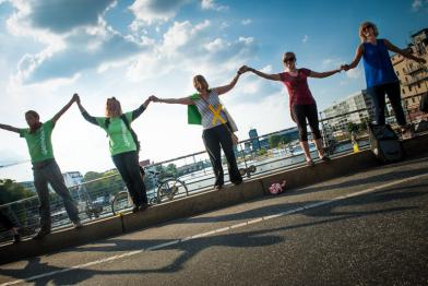 Menschenkette in Berlin gegen klimaschädliche Braunkohle