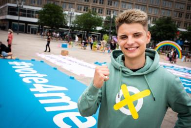 Greenpeace Aktive rufen in Berlin zum Dialog zwischen den Generationen auf