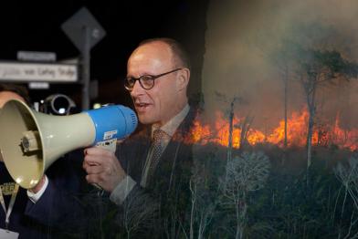 Collage Friedrich Merz links, Amazonas-Waldbrand rechts