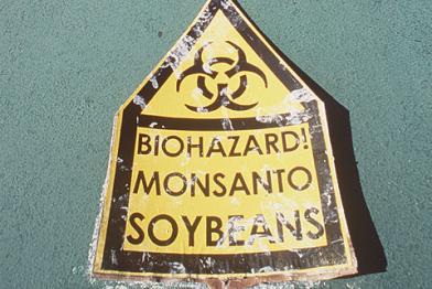 Warnschild auf einer Ladung Gen-Soja aus dem Hause Monsanto.