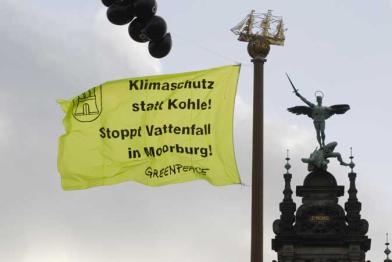 Protest gegen Bau des SteinKohlekraftwerkes in Moorburg. Februar 2008