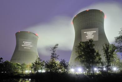 Projection on nuclear power plant Gundremmingen mit Projektionen, September 2010