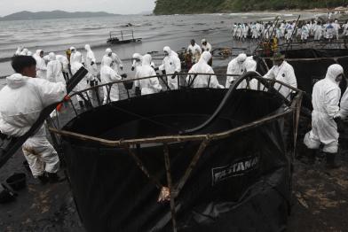 Ölpest in Ko Samet, Thailand, Juli 2013