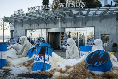 Protest gegen Gazprom in Genf, Dezember 2013