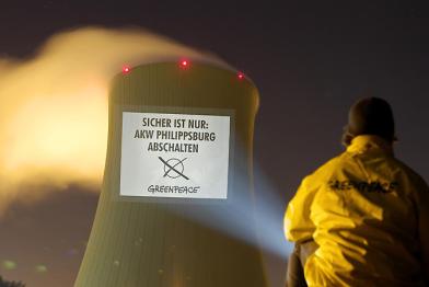 Greenpeace-Projektion am AKW Philippsburg 09/11/2009