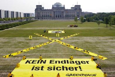 Aktion vor dem Reichstag zur Bundestagsdebatte über CCS-Gesetz im Mai 2011
