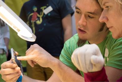 Repair-Café in der Greenpeace-Zentrale in Hamburg