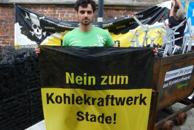 Greenpeace-Aktivisten demonstrierten gegen den Bebauungsplan des Chemiekonzerns Dow für ein Kohlekraftwerk in Stade