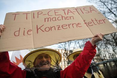 Bürgerinnen demonstrieren gegen TTIP