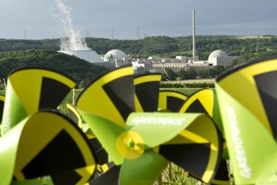 Windräder vor dem AKW Neckarwestheim 06/20/2011