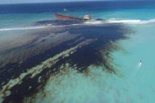 Der Schauplatz der Ölpest in den Gewässern um Mauritius, nachdem der japanische Massengutfrachter MV Wakashio am 25. Juli 2020 auf Grund gelaufen war.