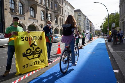 Protected Bike Lane Action in Berlin