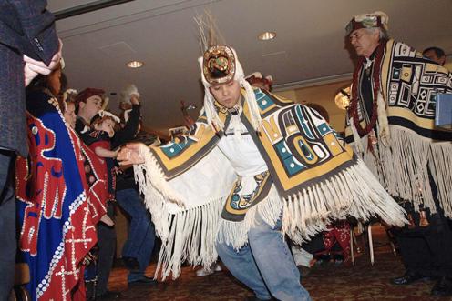 Indigene feiern einen Teilerfolg