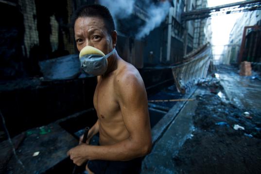 Fabrikarbeiterin in der Provinz Guangdong