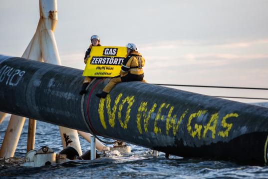 Protest "No New Gas" auf Pipeline im Meer