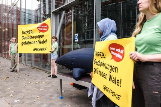 Protest am Uniper-Hauptquartier gegen Gasprojekt
