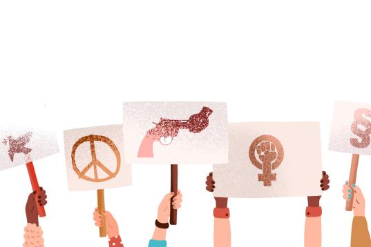 Grafik von Armen, die Schilder mit Frauen- und Peace-Zeichen halten