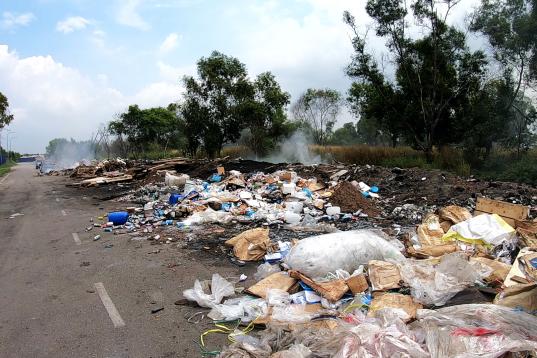 Eine Müllhalde in Pulau Indah in Malaysia